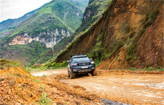 6 Days 4WD To Maichau – Ninhbinh – Halong Bay